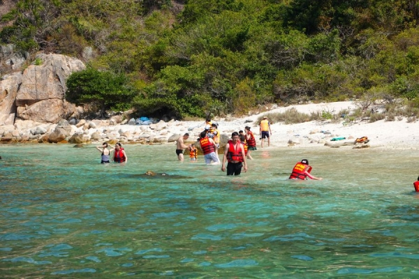 DU NGOẠN VỊNH CAM RANH